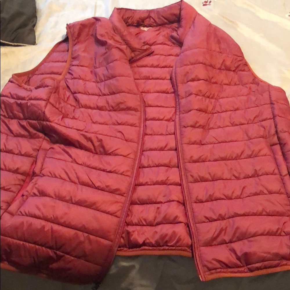 Amazon Essentials Red Sleeveless Vest 2xl